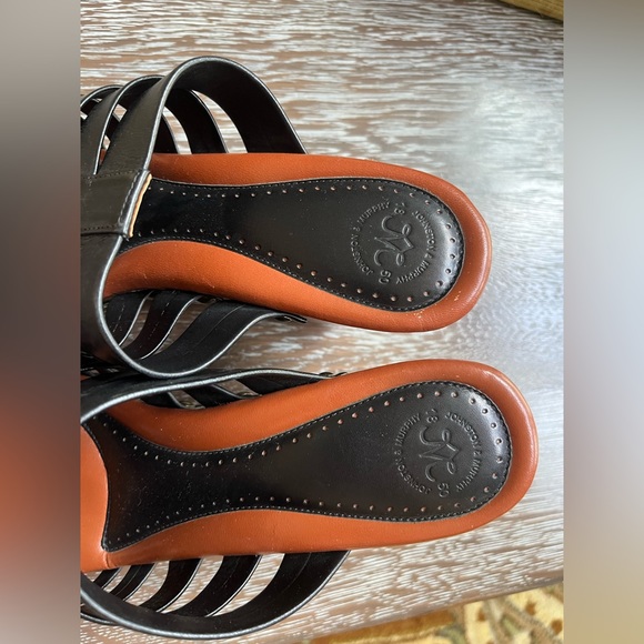 Johnston & Murphy Womens Heels - Picture 3 of 6